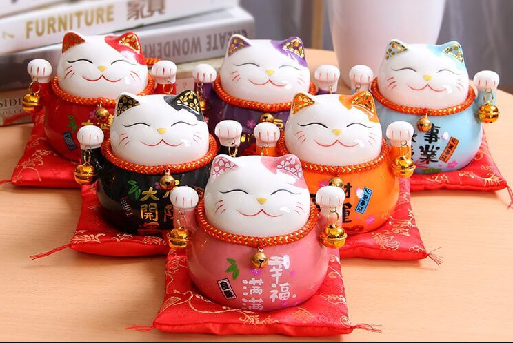 Kích Thước và Kiểu Dáng Của Mèo Thần Tài Gốm Sứ.png